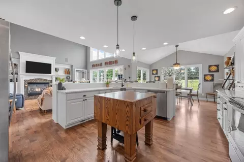 5857 Wells Ln, Cedar Rapids, IA 52411 photo 9