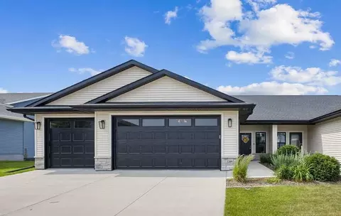 2205 Oak Terrace Ave, North Liberty, IA 52317