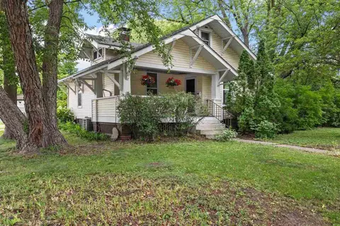 712 Walnut, Iowa City, IA 52240