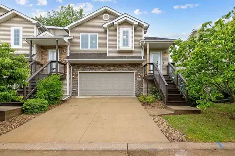 1075 Twilight Dr, North Liberty, IA 52317