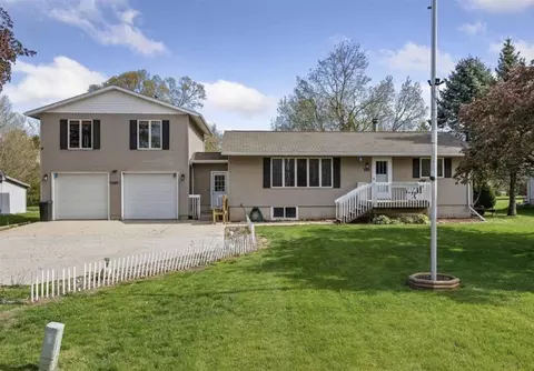 4223 V St, Homestead, IA 52236