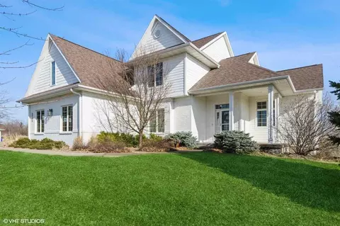 3744 Lacina Dr SW, Iowa City, IA 52240