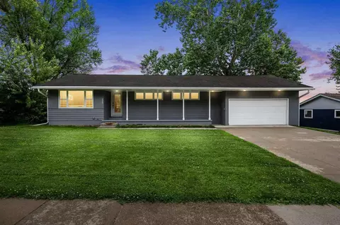 1506 10th St, Coralville, IA 52241