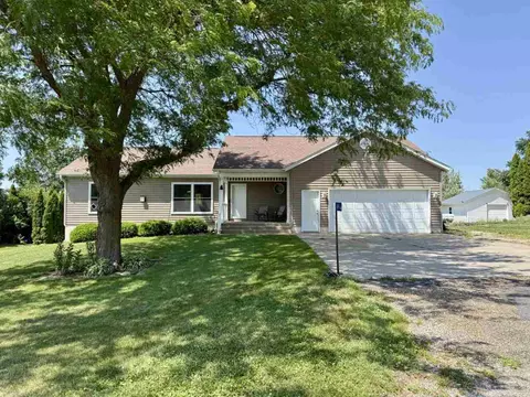 4960 400th St SE, Iowa City, IA 52240