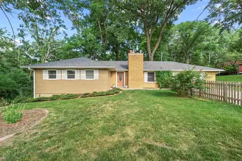 306 Virginia Dr, Iowa City, IA 52245