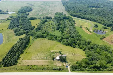 13483 Co Rd W66, Columbusjunction, IA 52738