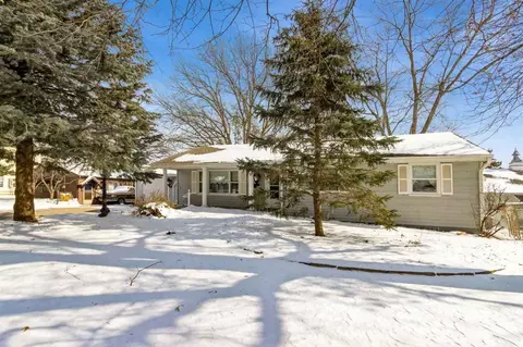 530 Olive St, Iowa City, IA 52246