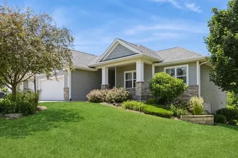 503 Huntington Dr, Iowa City, IA 52245