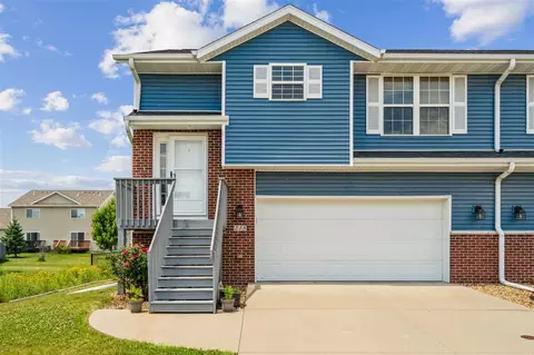 215 N N Park, Ridge Rd, IA 52317