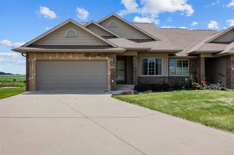 295 E Tartan Dr, North Liberty, IA 52317
