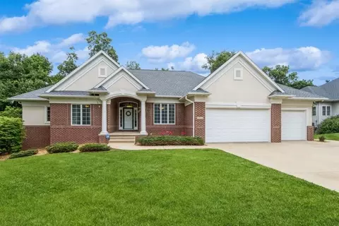 2817 Old Orchard Rd NE, Cedar Rapids, IA 52402