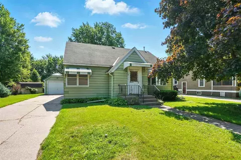 107 N Chesney St, Keota, IA 52248