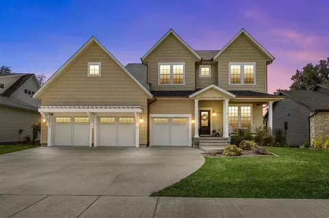 1203 Tamarack Trl, Iowa City, IA 52245