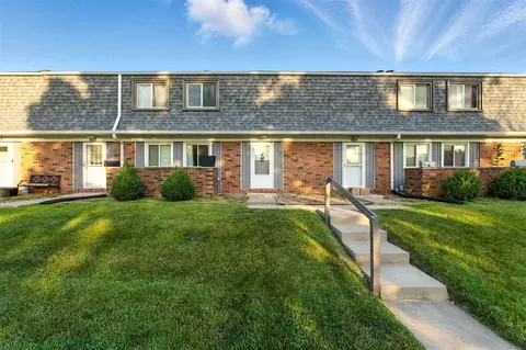 433 Peterson St, Iowa City, IA 52245