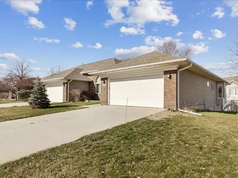 1496 Cromwell Pl, Iowa City, IA 52240