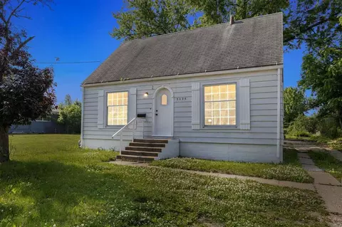 2225 Mount Vernon Rd SE, Cedar Rapids, IA 52403