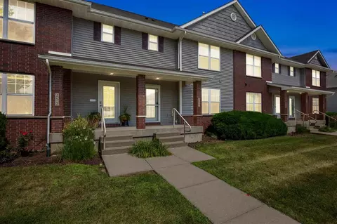 253 Huntington Dr, Iowa City, IA 52245