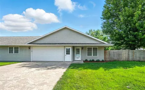 605 E 15th St, Washington, IA 52353