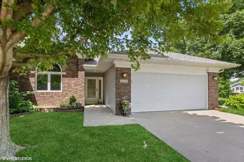 1460 Cromwell Pl, Iowa City, IA 52240