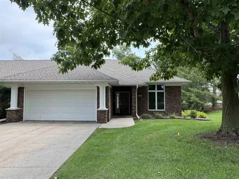 502 Larch Ln, Iowa City, IA 52245