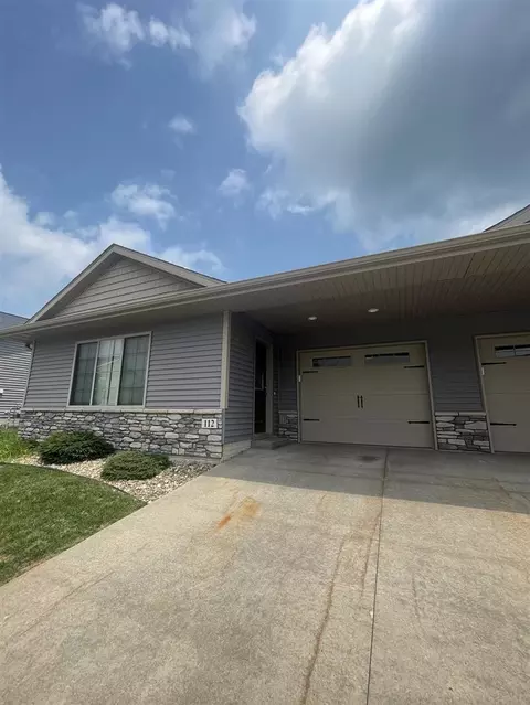 112 Wild Rose Ln, Solon, IA 52333