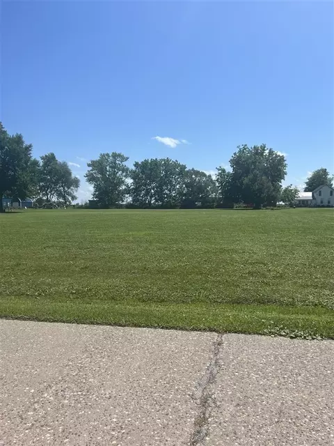 000 Burlington St, Columbus City, IA 52737