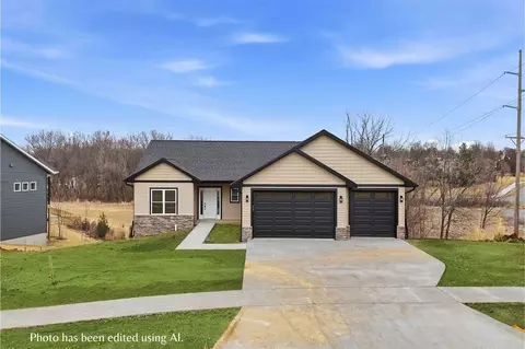 892 Silver Ln, Iowa City, IA 52245