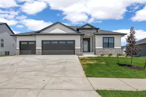 620 Rock Ridge Rd, Tiffin, IA 52340