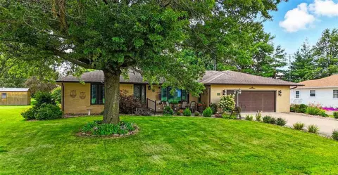 214 N Lincoln St, Keota, IA 52248