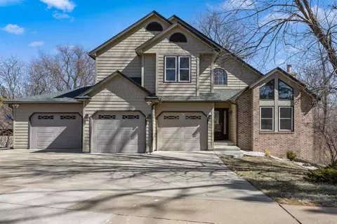 1801 Brown Deer Trl, Coralville, IA 52241