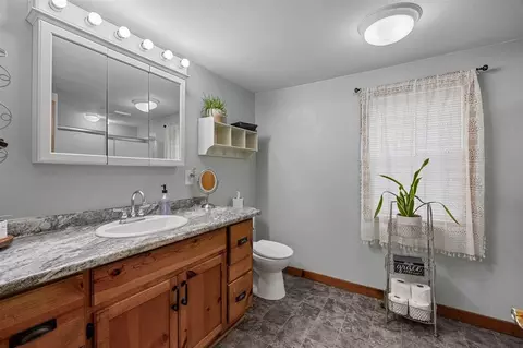 Bath - 505 E 2nd St, Vinton, IA 52349 photo 1 of 4