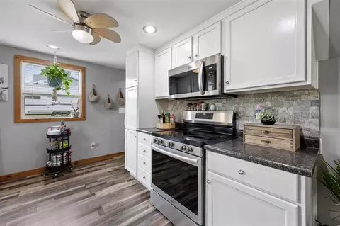 Kitchen - 505 E 2nd St, Vinton, IA 52349 photo 1 of 4