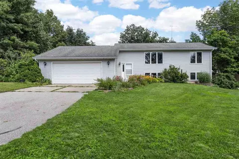 1858 Curtis Bridge Rd NE, North Liberty, IA 52317