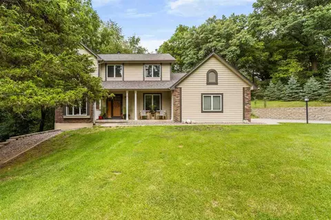 6 High Point Ct NE, Iowa City, IA 52240