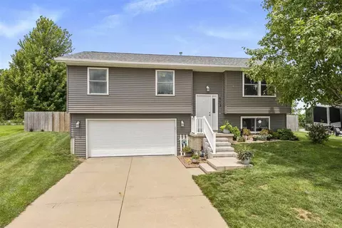 513 N Nemora Ave, Oxford, IA 52322