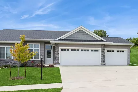 1305 Legend Dr, Tiffin, IA 52340