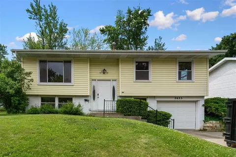 2625 Towne House Dr NE, Cedar Rapids, IA 52402