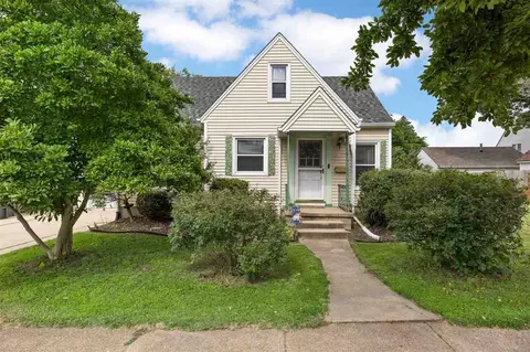 3218 C Ave NE, Cedar Rapids, IA 52402