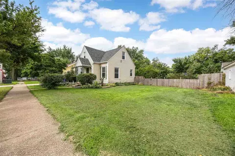 3218 C Ave NE, Cedar Rapids, IA 52402 photo 3