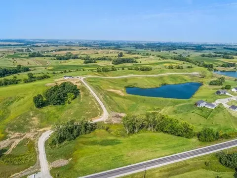 2788 Fox Dr, Williamsburg, IA 52361
