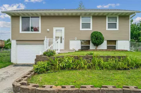 6612 Inwood Ln NE, Cedar Rapids, IA 52402