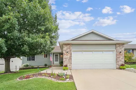 1217 Wolf Dr NW, Cedar Rapids, IA 52405