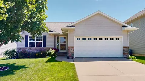 1846 Mackinaw Dr, Iowa City, IA 52245