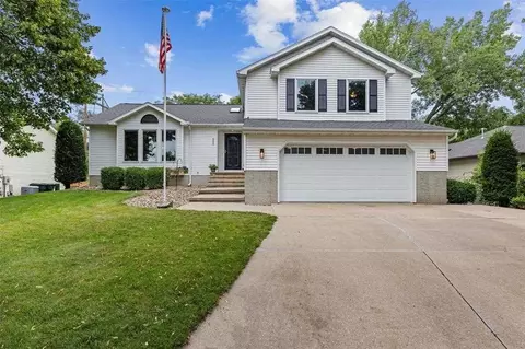 4000 Richland Dr NW, Cedar Rapids, IA 52405
