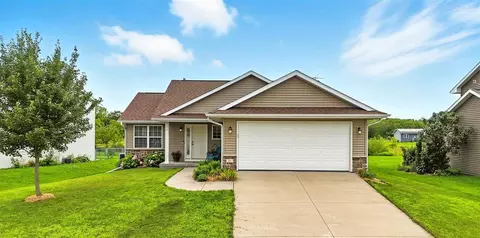 35 Thistle Ct, Iowa City, IA 52240