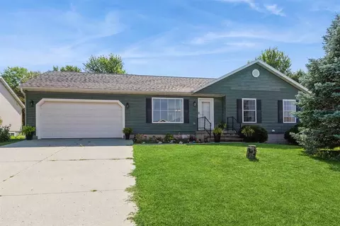105 Bailey Park Rd, Williamsburg, IA 52361