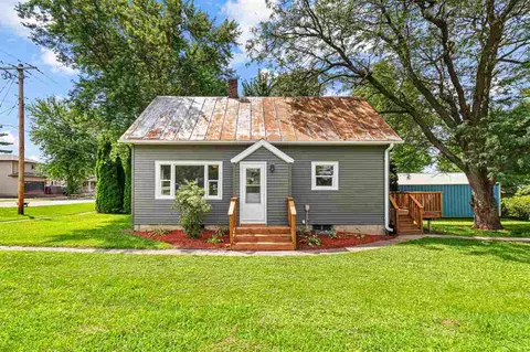 133 E 5th St, Solon, IA 52333