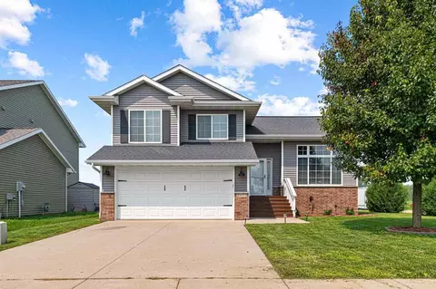 2903 Whispering Meadow Dr, Iowa City, IA 52240