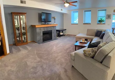 251 Vine St, Riverside, IA 52327