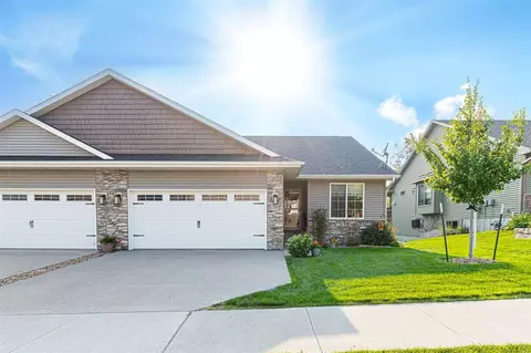 1207 Creekside Dr, Tiffin, IA 52340